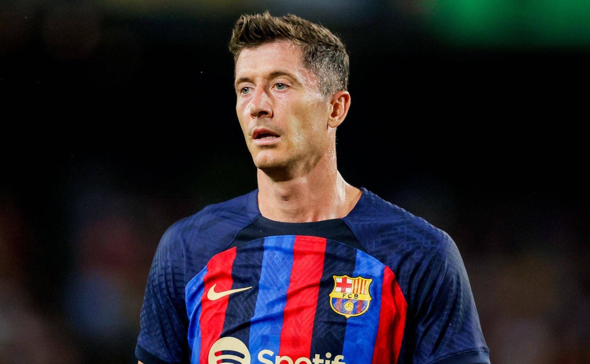 爱游戏官网-莱万多夫斯基在瑞士队比赛中回归赛场，比分优势明显引发热议！的简单介绍-爱游戏官网